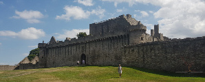 Craigmillar Castle Arsmuir Prison Outlander